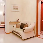 на дерибасовской,рядом с оперным театром Appartamento