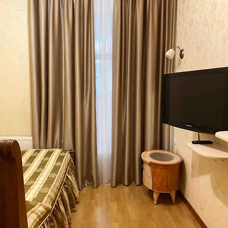 на дерибасовской,рядом с оперным театром Apartment *