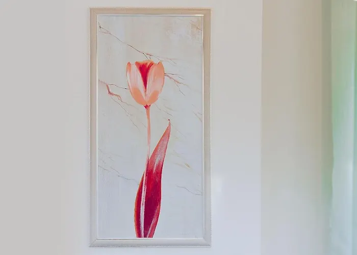 на дерибасовской,рядом с оперным театром